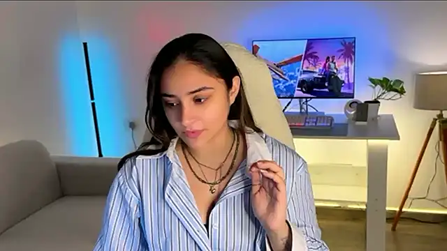 Snapshot of demieliss chatting on 01/10/26, 05:04 demieliss online show from 01/10/26, 05:04