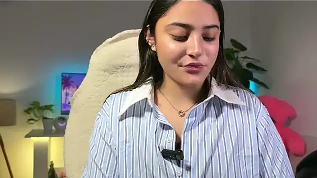 Snapshot of demieliss chatting on 02/01/26, 07:01 demieliss online show from 02/01/26, 07:01