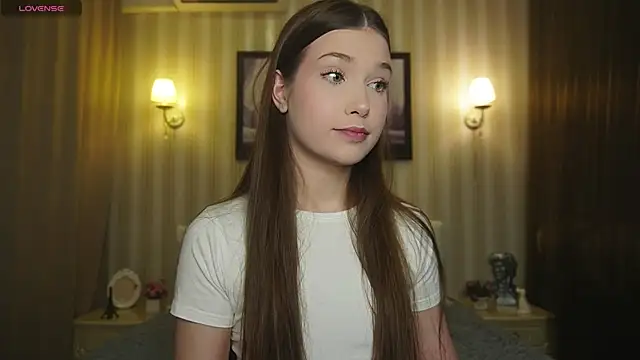 Snapshot of _Eva_Lee chatting on 10/06/25, 08:17 Eva Lee online show from 10/06/25, 08:17