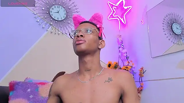 Tiffany Valentine15 online show from 09/18/25, 01:02