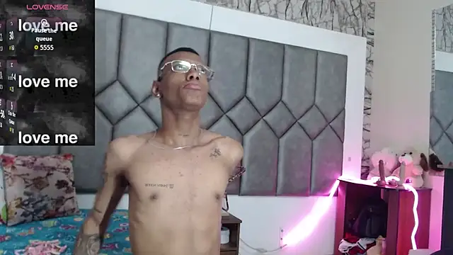 Tiffany Valentine15 online show from 12/16/25, 02:00