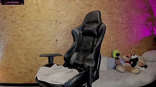 Biancastrongg online show from 02/22/25, 06:17