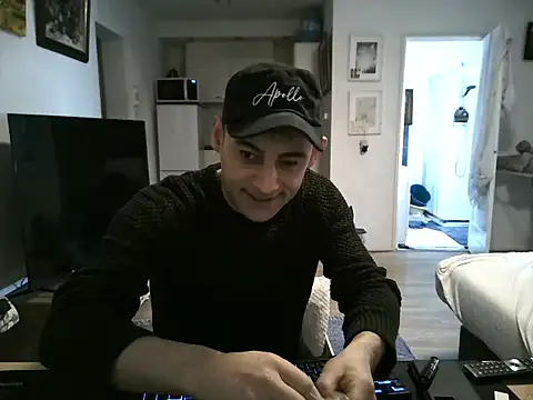 mihaimichael online show from 04/06/26, 01:45