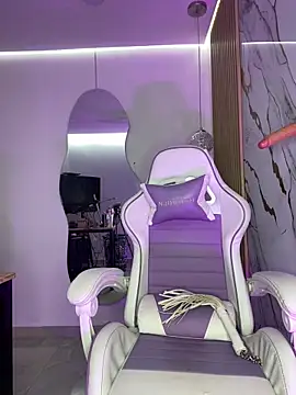 Snapshot of Herem369 chatting on 10/26/25, 01:06 Herem369 online show from 10/26/25, 01:06