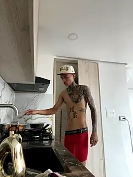 Snapshot of Herem369 chatting on 10/27/25, 01:48 Herem369 online show from 10/27/25, 01:48