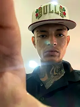 Snapshot of Herem369 chatting on 10/28/25, 02:09 Herem369 online show from 10/28/25, 02:09