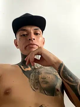 Snapshot of Herem369 chatting on 12/20/25, 07:54 Herem369 online show from 12/20/25, 07:54