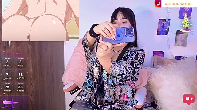 Snapshot of mikuru_hara chatting on 12/22/24, 02:49 mikuru hara online show from 12/22/24, 02:49