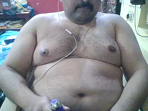 ARYANAVAILABLE online show from 02/03/26, 01:26