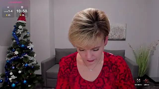 Julia Wilsone online show from 12/25/24, 01:30