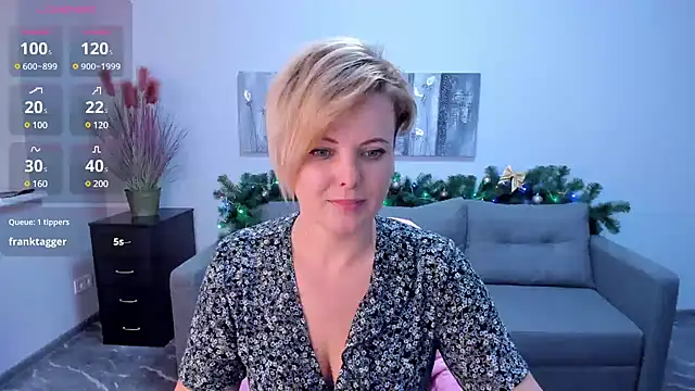 Julia Wilsone online show from 01/05/25, 06:35