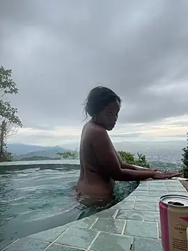 Snapshot of AlisonHoot69 chatting on 01/19/26, 04:22 AlisonHoot69 online show from 01/19/26, 04:22