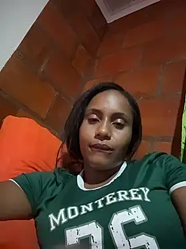 Snapshot of AlisonHoot69 chatting on 02/05/26, 12:26 AlisonHoot69 online show from 02/05/26, 12:26