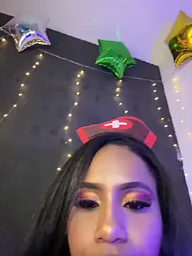 Snapshot of AlisonHoot69 chatting on 02/06/26, 02:05 AlisonHoot69 online show from 02/06/26, 02:05