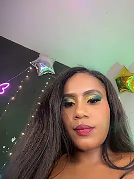 Snapshot of AlisonHoot69 chatting on 02/07/26, 03:32 AlisonHoot69 online show from 02/07/26, 03:32