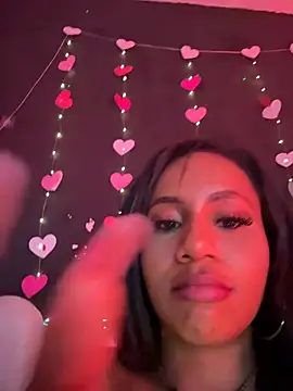 Snapshot of AlisonHoot69 chatting on 02/13/26, 12:34 AlisonHoot69 online show from 02/13/26, 12:34