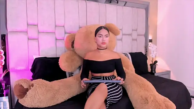 Marilyn-Cooper online show from 12/27/24, 04:47