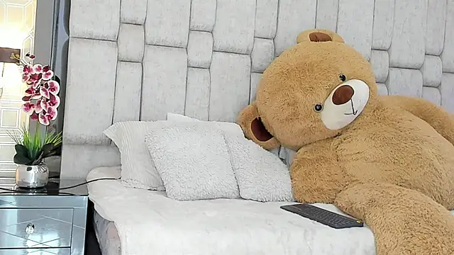 Marilyn-Cooper online show from 02/23/25, 04:07