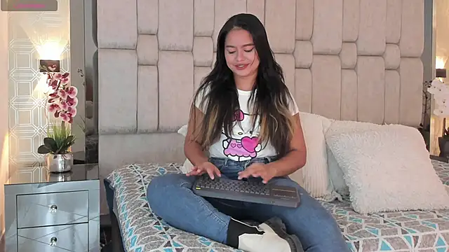 Marilyn-Cooper online show from 02/26/25, 04:25