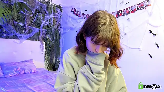 Alina Mills online show from 10/28/25, 08:29