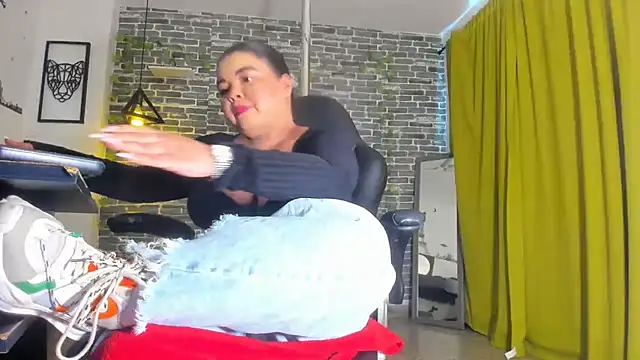 iam samy  online show from 02/20/25, 06:02