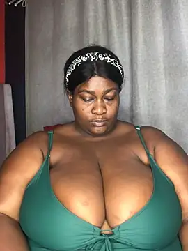 Snapshot of bustytitsxxx chatting on 12/09/24, 10:22 bustytitsxxx online show from 12/09/24, 10:22