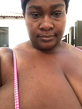 Snapshot of bustytitsxxx chatting on 12/10/24, 04:45 bustytitsxxx online show from 12/10/24, 04:45