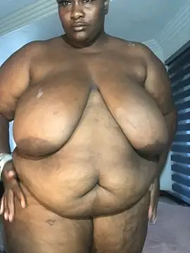 Snapshot of bustytitsxxx chatting on 03/06/25, 04:52 bustytitsxxx online show from 03/06/25, 04:52