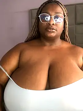 Snapshot of bustytitsxxx chatting on 09/12/25, 10:48 bustytitsxxx online show from 09/12/25, 10:48