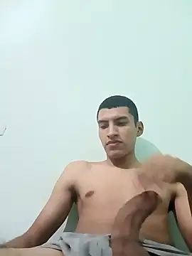 Snapshot of Rogersmit2 chatting on 12/19/24, 08:02 Rogersmit2 online show from 12/19/24, 08:02