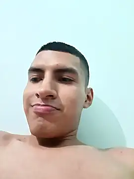 Snapshot of Rogersmit2 chatting on 12/20/24, 03:14 Rogersmit2 online show from 12/20/24, 03:14