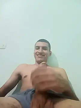 Snapshot of Rogersmit2 chatting on 02/27/25, 05:04 Rogersmit2 online show from 02/27/25, 05:04