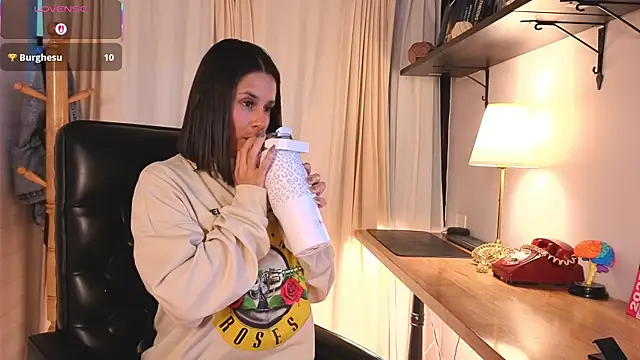 Alice milf  online show from 12/05/25, 11:08