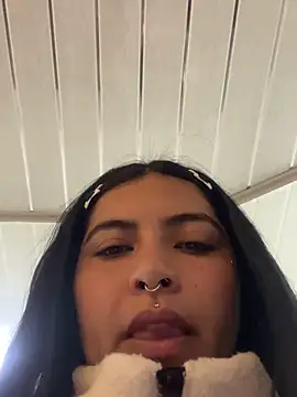 Snapshot of _luna_torres chatting on 03/23/26, 12:20 luna torres online show from 03/23/26, 12:20