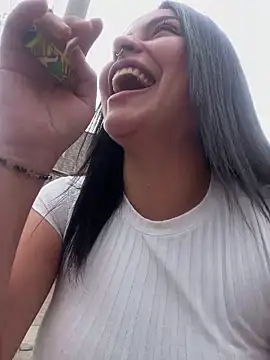 Snapshot of _luna_torres chatting on 04/11/26, 01:15 luna torres online show from 04/11/26, 01:15