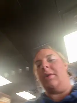 lairarose online show from 10/24/25, 04:14