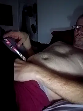 Snapshot of crazycam619 chatting on 11/24/25, 04:23 crazycam619 online show from 11/24/25, 04:23