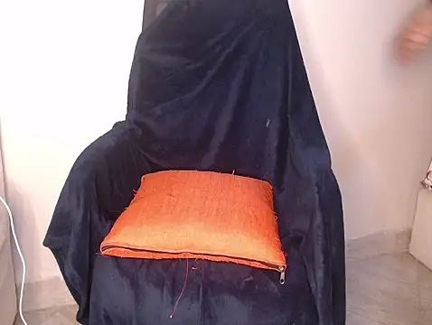 Snapshot of Mamii_water chatting on 02/13/25, 07:03 Mamii water online show from 02/13/25, 07:03