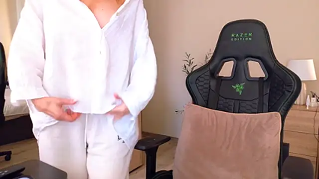 joycesilver online show from 04/07/26, 09:32