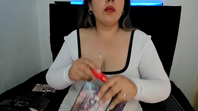 LinaBrowm online show from 05/18/26, 08:03