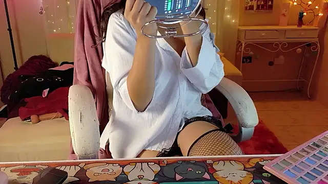 AllisonCatUwU online show from 04/11/26, 03:38