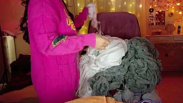 AllisonCatUwU online show from 04/15/26, 03:41