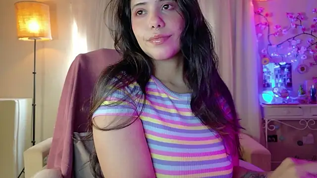 Snapshot of AllisonCatUwU chatting on 06/11/26, 04:05 AllisonCatUwU online show from 06/11/26, 04:05