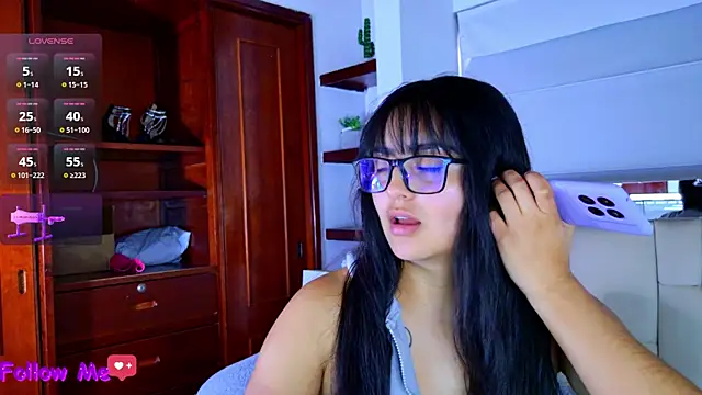 scarlleth  online show from 11/06/25, 12:17