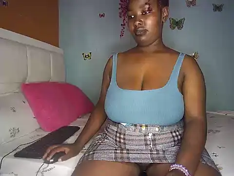 Snapshot of Sparkles_J chatting on 04/14/26, 04:13 Sparkles J online show from 04/14/26, 04:13