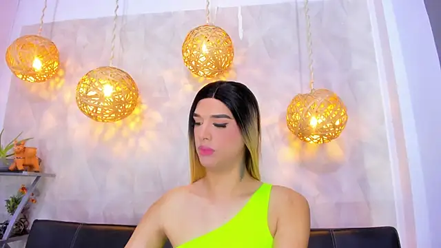 victoria aleia  online show from 02/13/25, 08:45