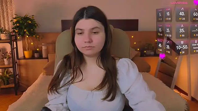 Viola  Shy online show from 05/06/26, 10:04