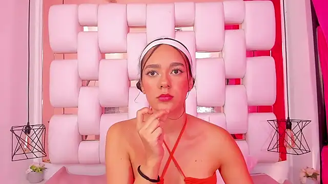 EmmyCruzZ online show from 12/13/25, 07:53