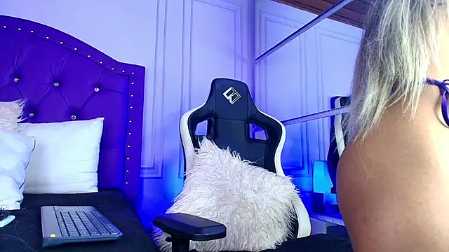 sarah banks1 online show from 05/01/26, 03:11