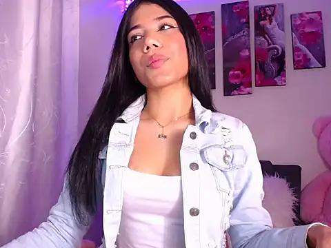 Snapshot of Alissarhys26 chatting on 12/04/24, 12:08 Alissarhys26 online show from 12/04/24, 12:08